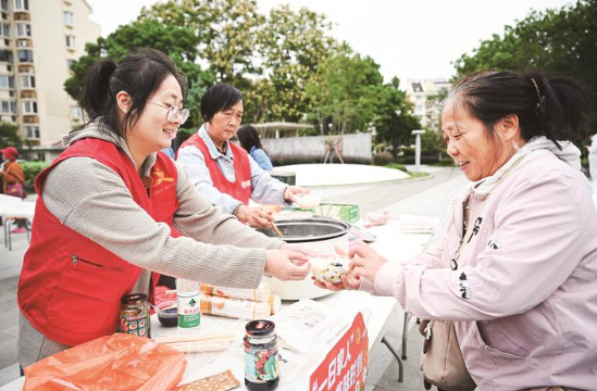 一碗重陽面里的敬老情